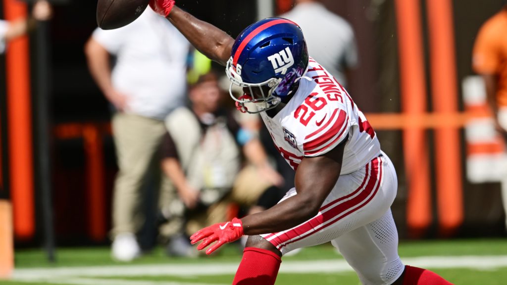 Giants RB blasts bettors angry about win-clinching move