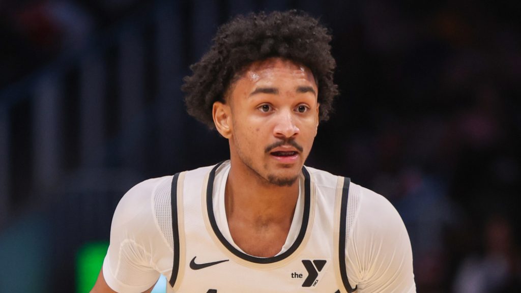 Hawks guard to undergo season-ending shoulder surgery