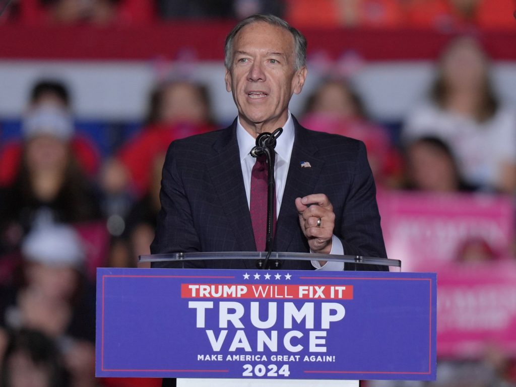 Trump pulls security protections for Mike Pompeo, John Bolton | Donald Trump News