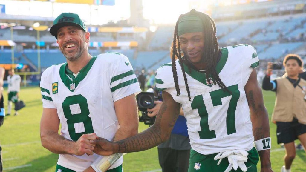 Jets reportedly have made Rodgers, Adams decisions for 2025