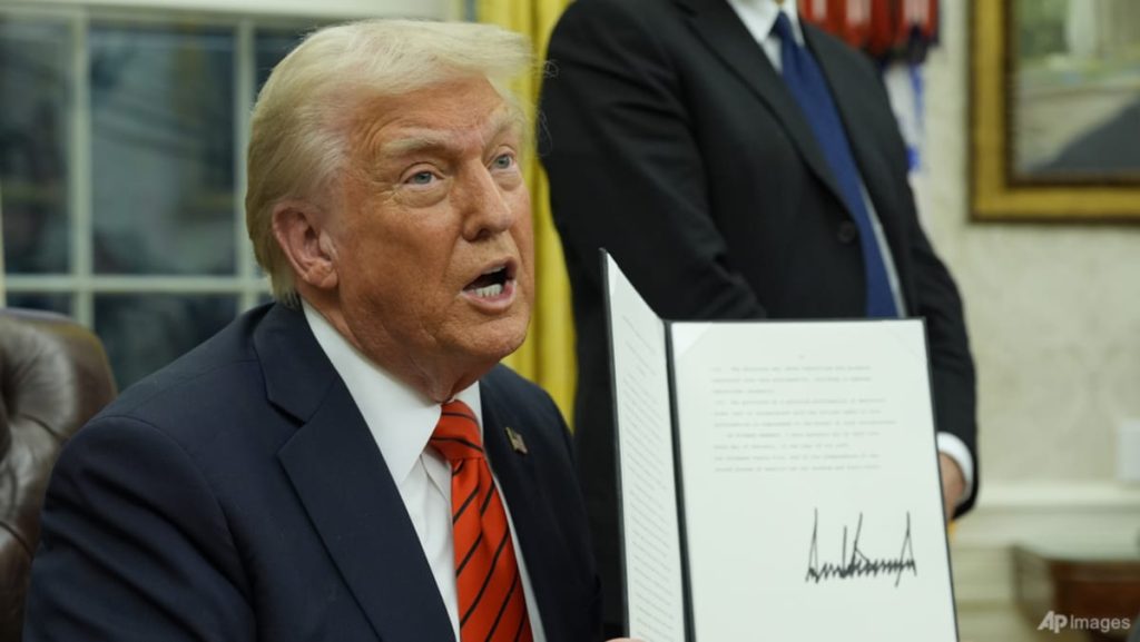 Trump signs executive orders on steel, aluminium tariffs