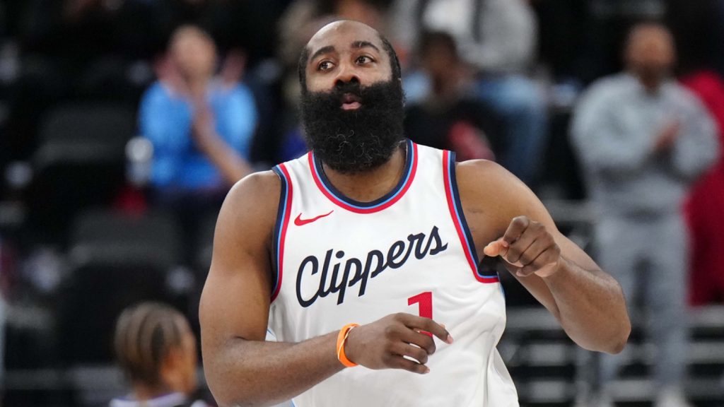 Clippers’ James Harden reaches new career milestone in win vs. Hawks