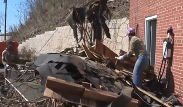 BEAUTIFUL! Hundreds of College Students Are Spending Spring Break Helping Rebuild Homes in North Carolina (VIDEO) | The Gateway Pundit