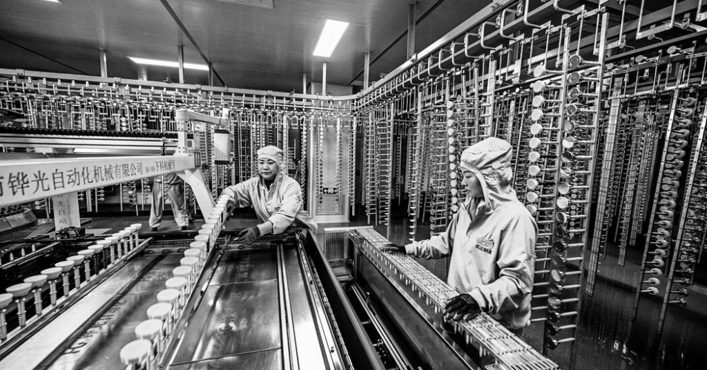 Opinion | How Trump’s Tariffs Play Right Into China’s Hands
