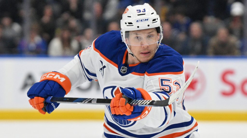 After 14-season drought, Jeff Skinner finally going to playoffs