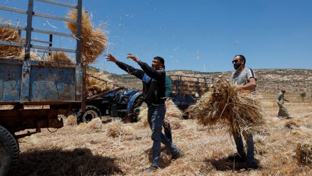Israel announces new West Bank settlements despite sanctions threat
