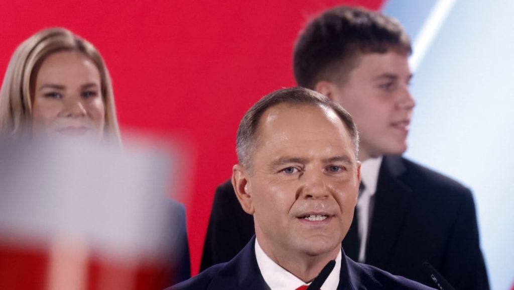 Nationalist Nawrocki wins Polish presidential election