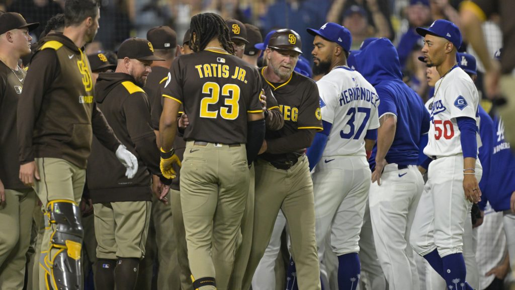 MLB announces suspensions for Dodgers-Padres fight