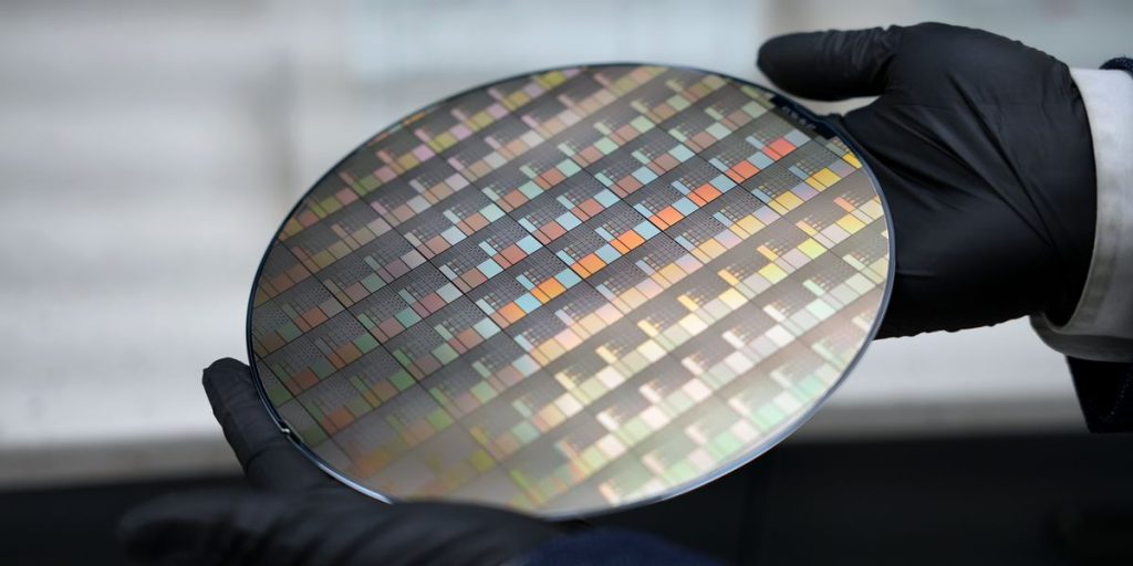 Low-Temp 2D Semiconductors: A Chipmaking Shift