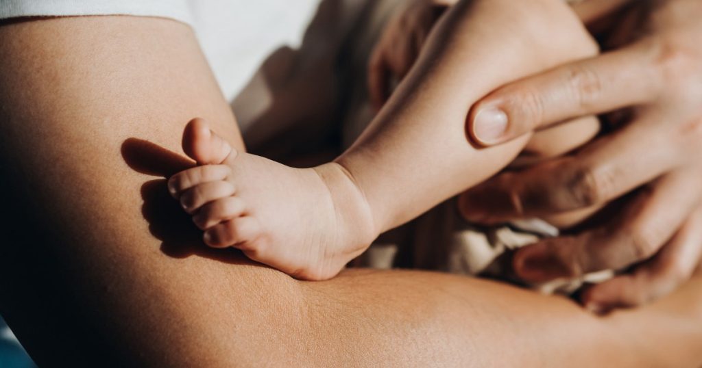 Healthy babies born from DNA of three people to prevent inherited diseases