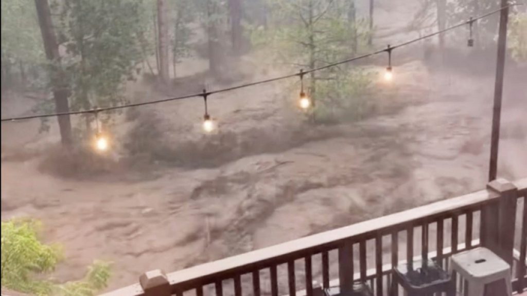 Flash floods in US kill at least three in New Mexico mountain town | Floods News