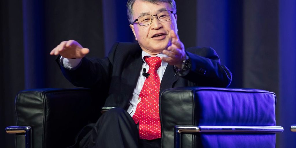 Telecommunications Pioneer Seizo Onoe Honored