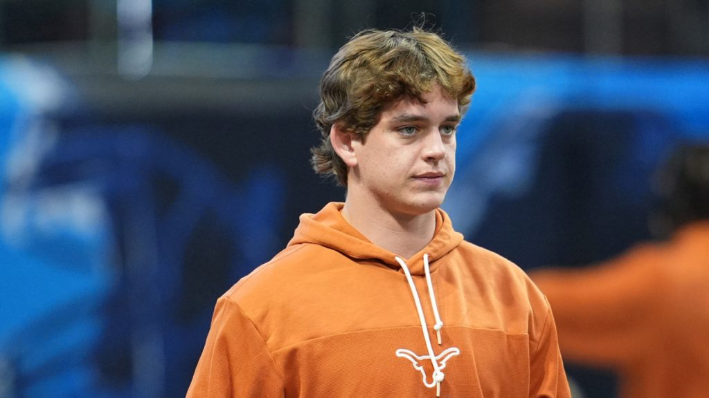 Can No. 1 Texas achieve feat in Manning’s first season as starter?