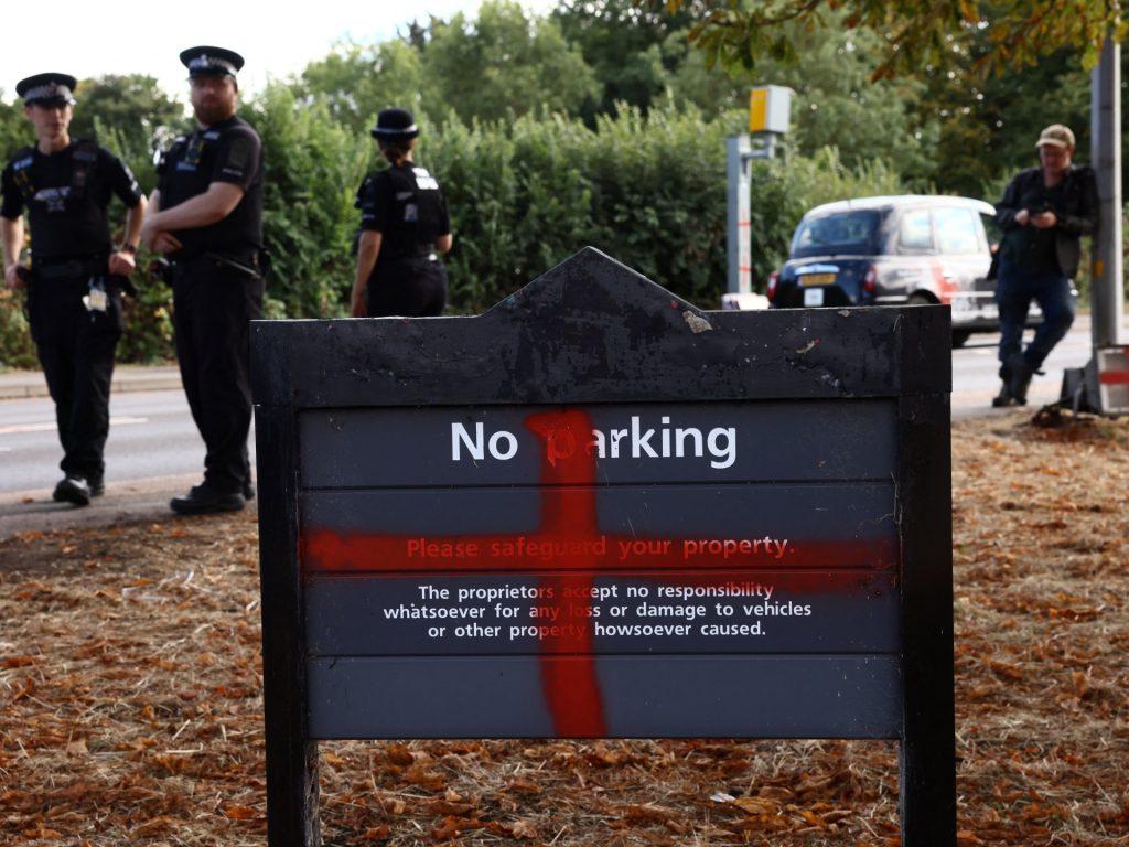 UK Muslims report vandalism, attacks amid controversial flag campaign | Racism News