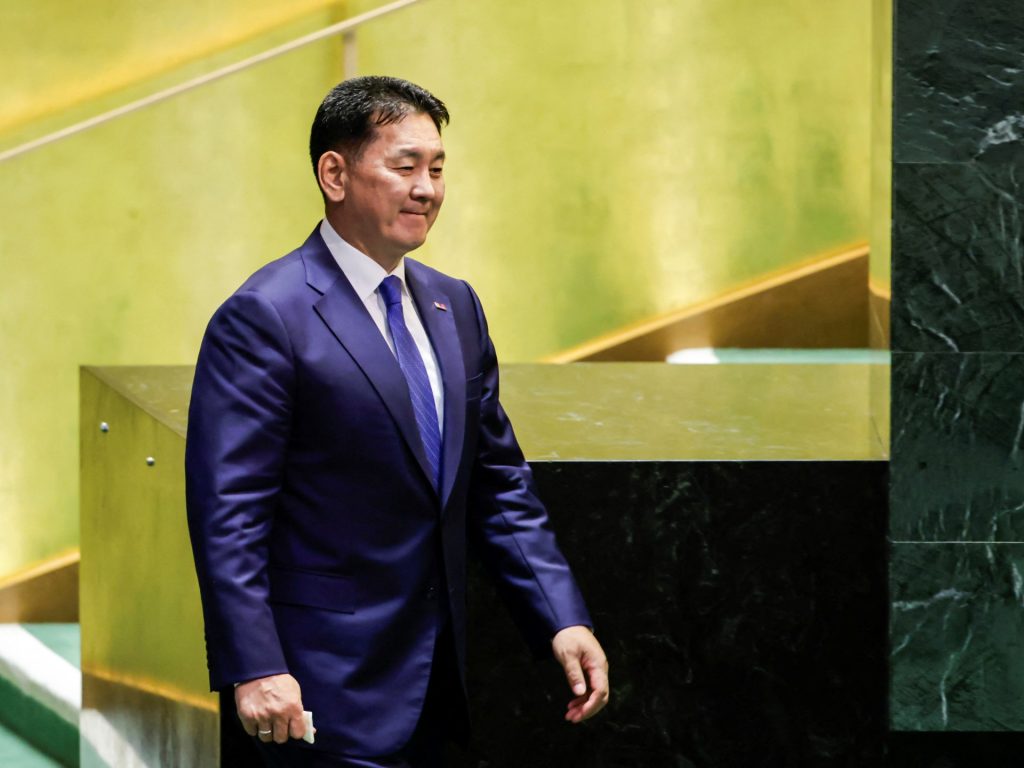 Mongolia’s president vetoes effort to unseat PM | Politics News
