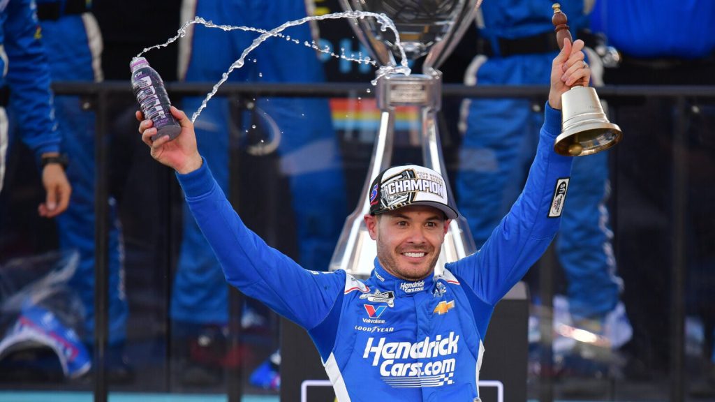 Larson edges Hamlin for NASCAR title; Blaney wins season finale