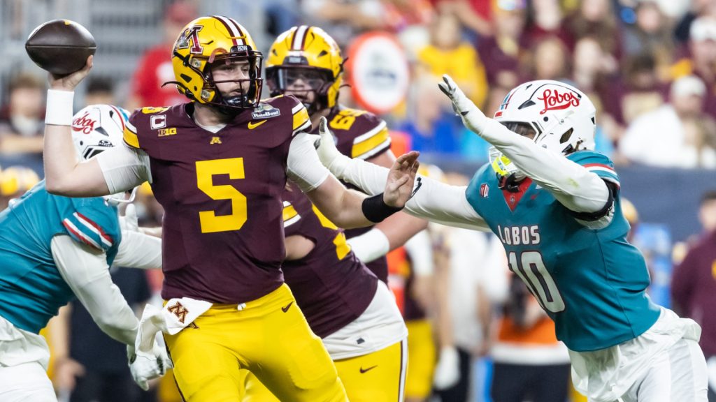 Minnesota continues longest active bowl winning streak