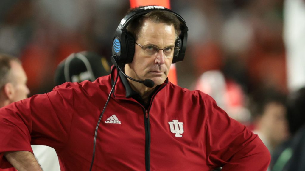 Curt Cignetti blasts officiating in live interview during CFP title game