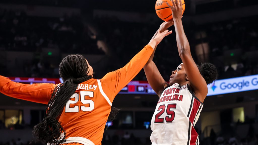 Raven Johnson’s clutch play helps No. 2 South Carolina women beat No. 4 Texas