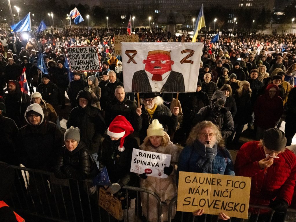 Anticorruption efforts declining in democracies around the world: Watchdog | Corruption News