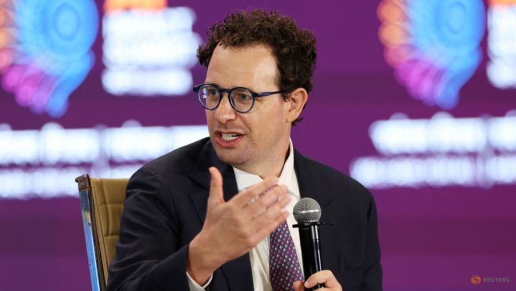 AI giant Anthropic reaches near-trillion dollar valuation, surpassing OpenAI