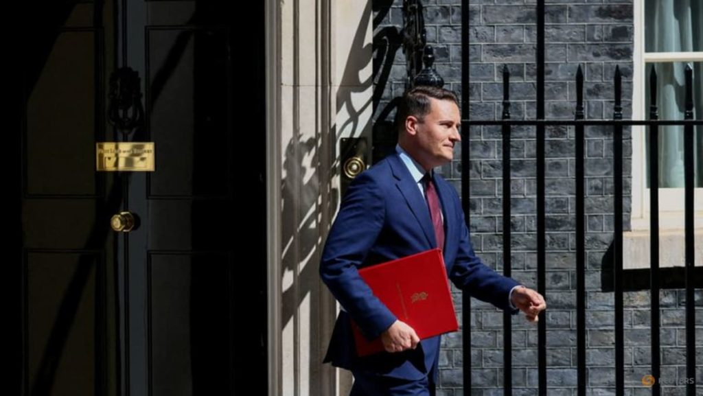Senior UK minister resigns, calls for a leadership contest to oust PM Starmer
