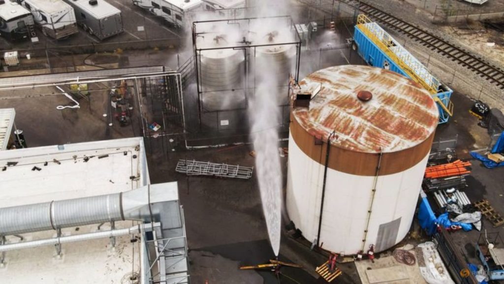Crack found in California toxic chemical tank could relieve pressure, as thousands evacuate