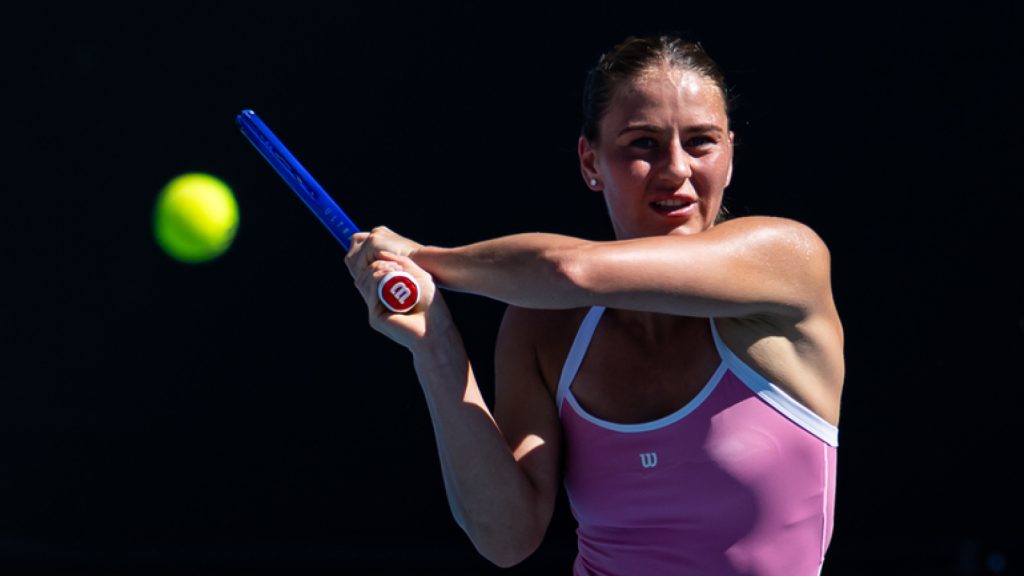 Kostyuk shines during first round of French Open despite tragedy