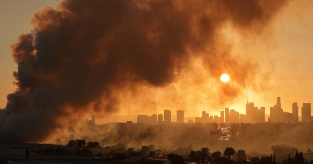 Smoke from Boyle Heights warehouse fire continues to cloud LA