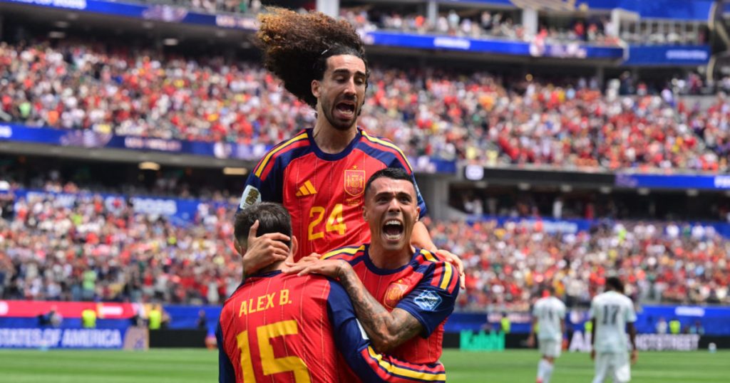 Pedro Porro anota de cabeza el segundo de España y su primer gol mundialista