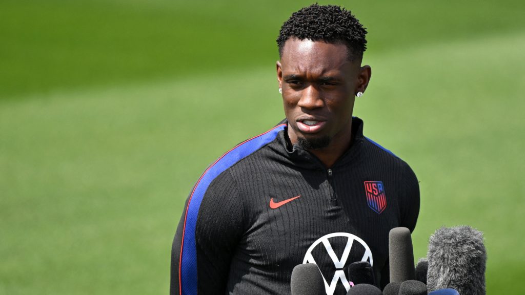 Folarin Balogun makes starting 11 for USMNT World Cup clash with Belgium