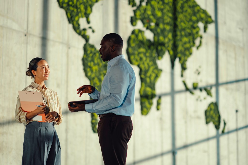 The 6 Rules of Expanding Where No One Is Looking