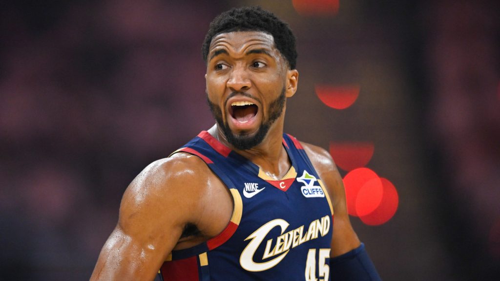 How Mitchell contract decision reportedly impacts Cavaliers’ James plans