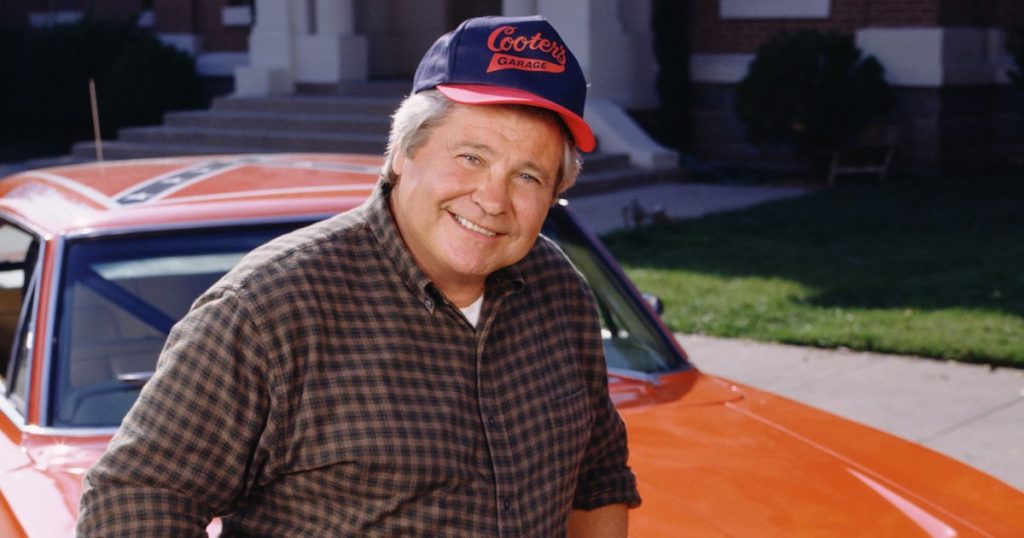 Ben Jones, Cooter on ‘The Dukes of Hazzard’ and former congressman, dies at 84