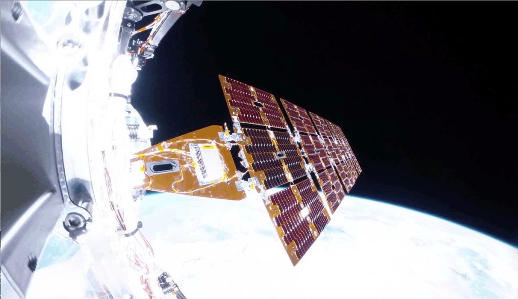 NASA calls off rescue mission for its falling Swift space telescope