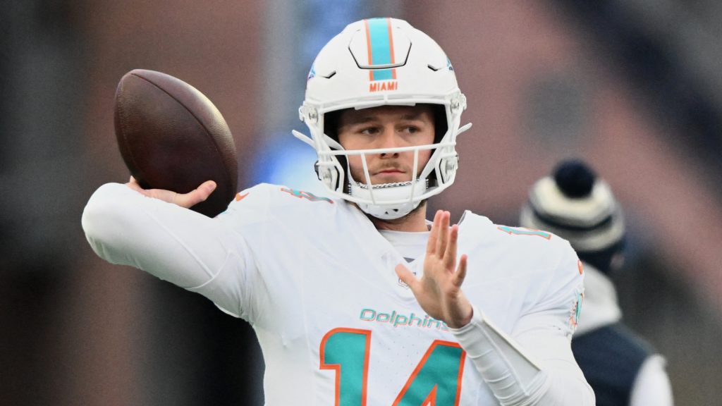 Putrid Quinn Ewers performance gives Dolphins reason to be concerned