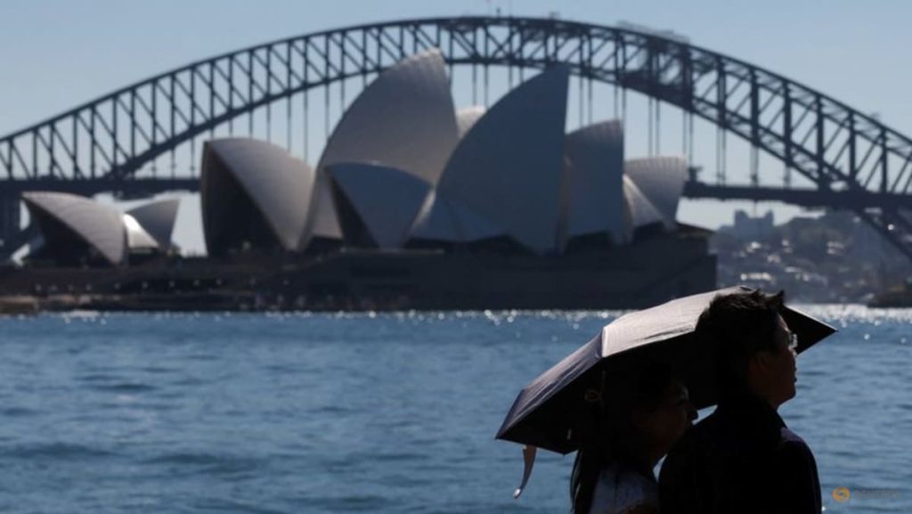 Sydney sweats in spring hot spell, faces ‘extreme’ bushfire risk
