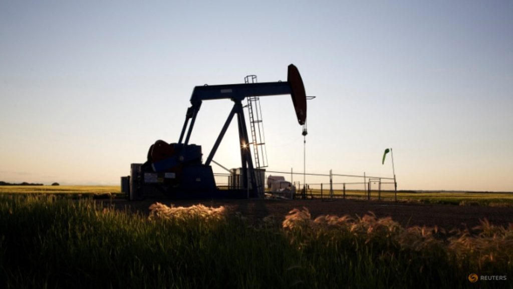 Surging oil prices, higher bond yields weigh on stocks