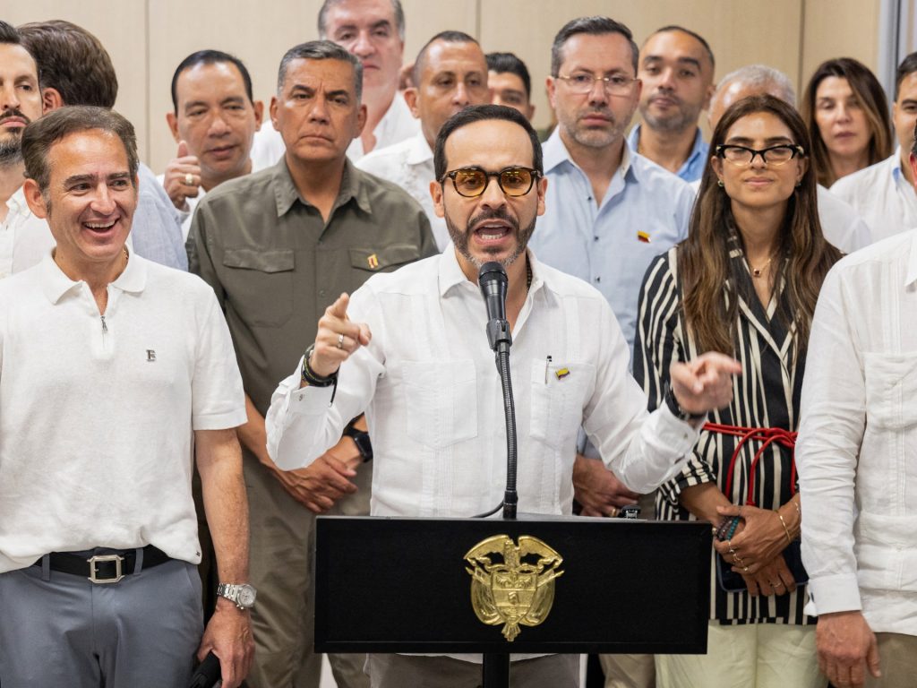 Colombia extradites leader of armed group to US in shift towards Washington | Crime News